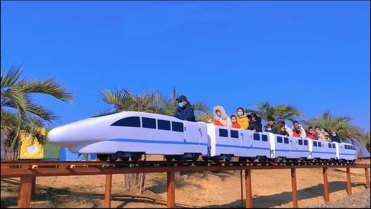 南通绿博园24座和谐号造型观光小火车