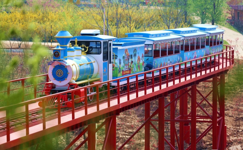 山东沂南|竹泉村:四月开往春天的小火车