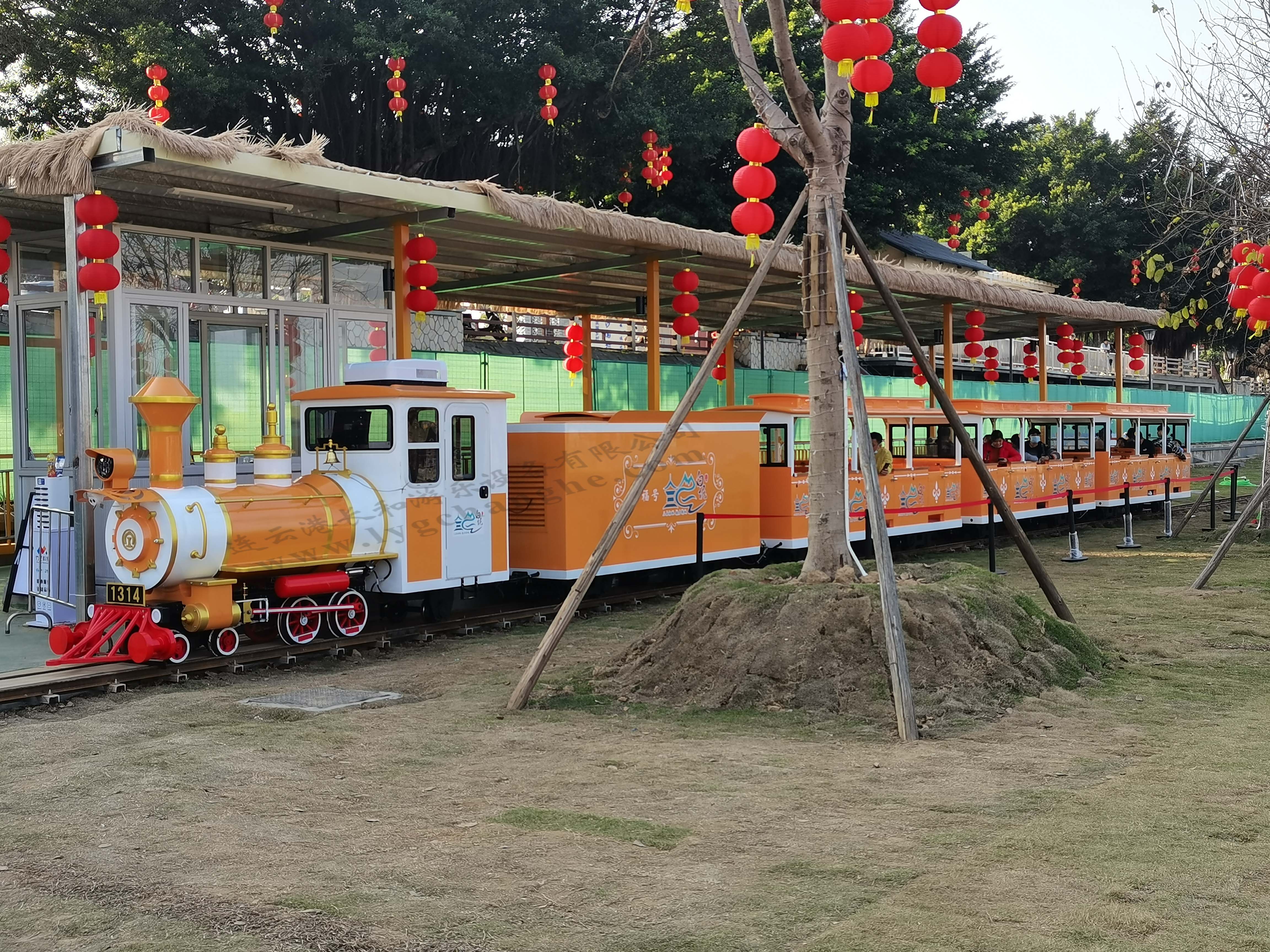 48座轨道观光小火车（橙色）