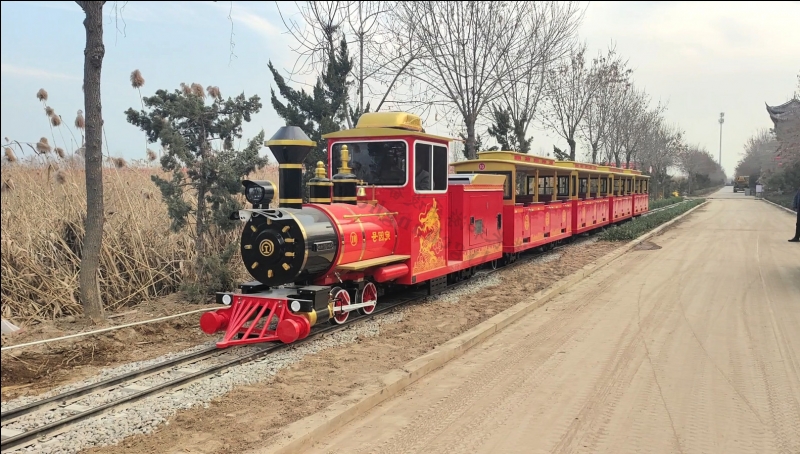 北京36座轨道观光小火车（中国红）